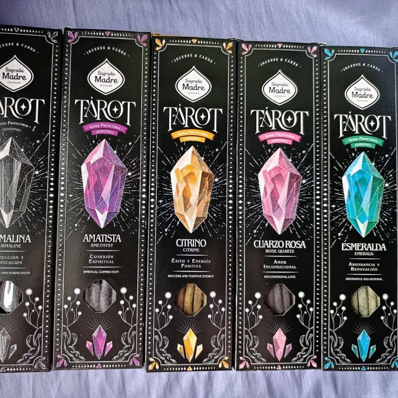 Sagrada Madre – Línea Tarot & Piedras Energéticas.